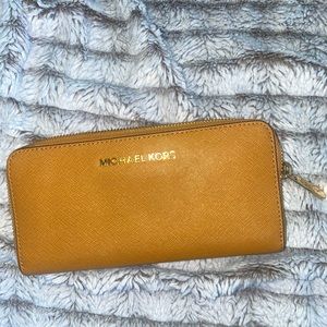 Michael Kors Jet Set Wallet